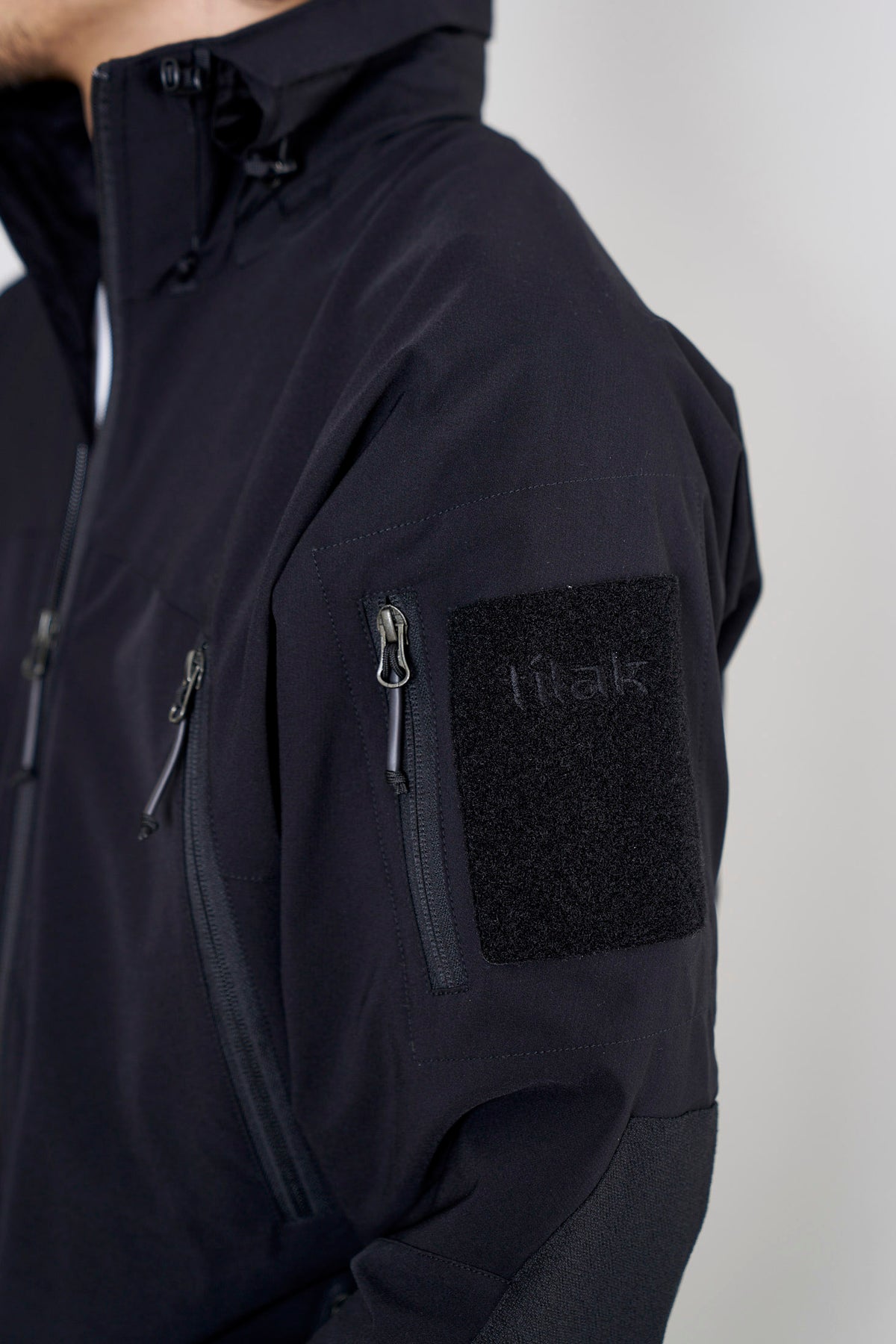 Tilak Noshaq MiG Soft Shell Jacket / Black | AT EASE SHOP