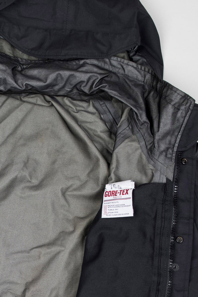U.S. Army Adventure Tech Gore-Tex Parka / Black | AT EASE SHOP