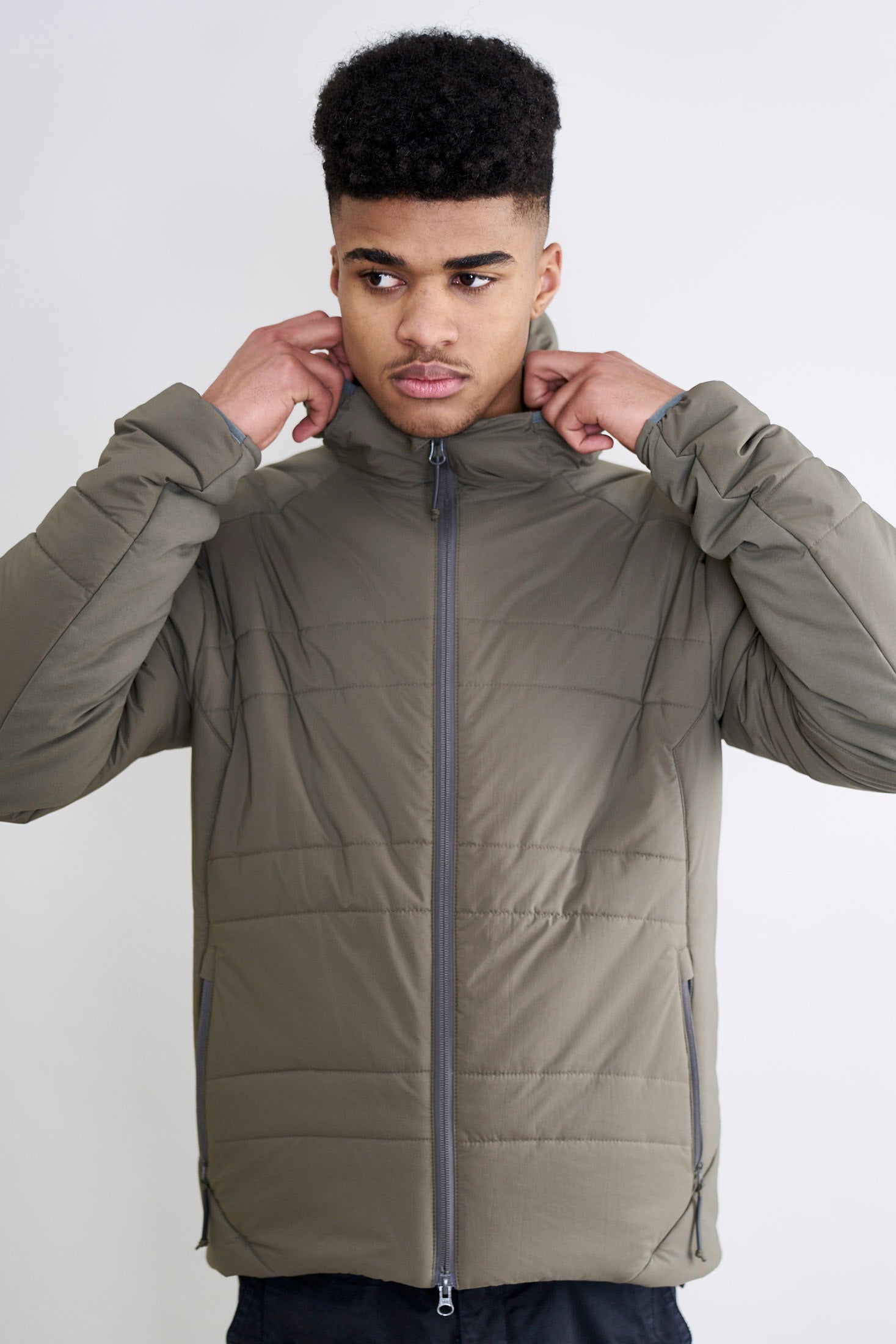 Tilak-MIG-Ketil-khaki-2_1467x. 